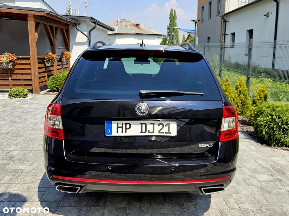 Skoda Octavia 2.0 TDI DSG RS - 10
