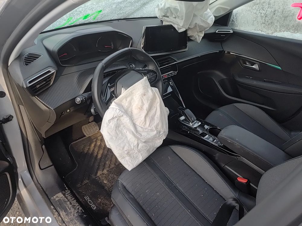 Peugeot 208 PureTech 130 EAT8 Allure Pack - 22