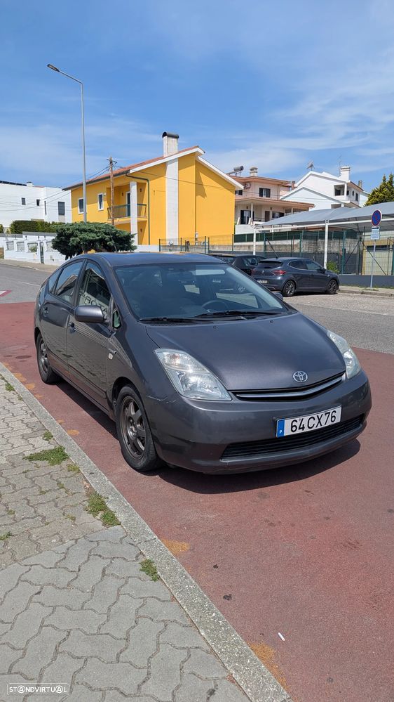 Toyota Prius 1.5 VVT-i HSD Sol - 3