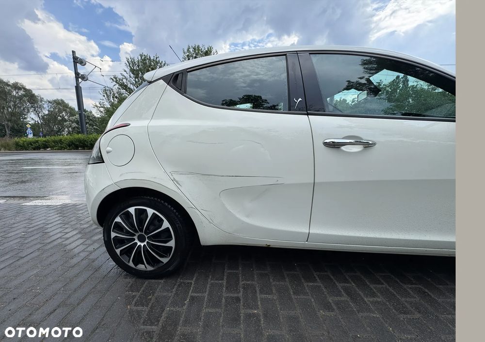 Lancia Ypsilon 1.2 8V Silver S&S - 4