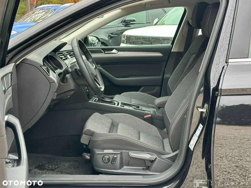 Volkswagen Passat - 13