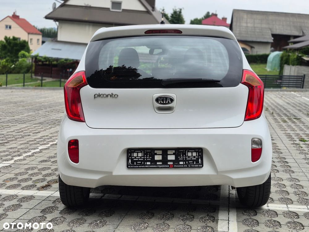 Kia Picanto 1.2 L - 6