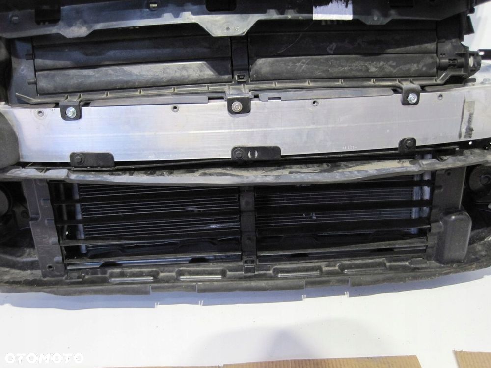 Chłodnice pas przedni Land Rover Discovery SPORT LIFT 2,0D AUTO - 2