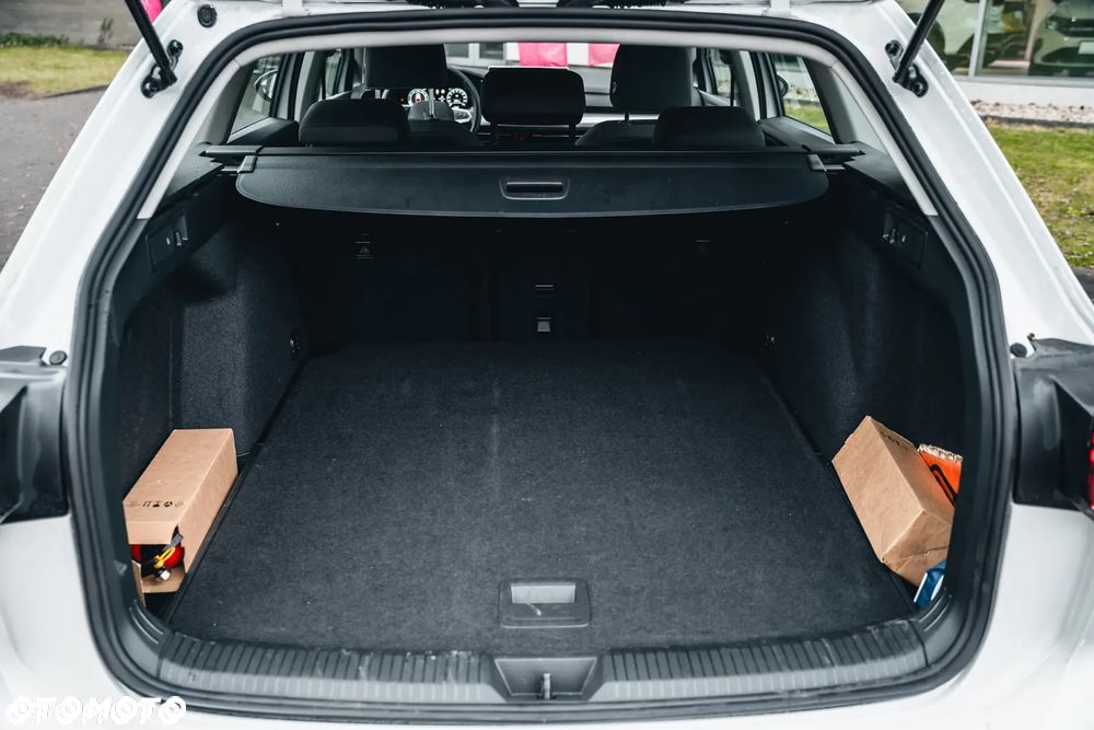 Volkswagen Golf - 23