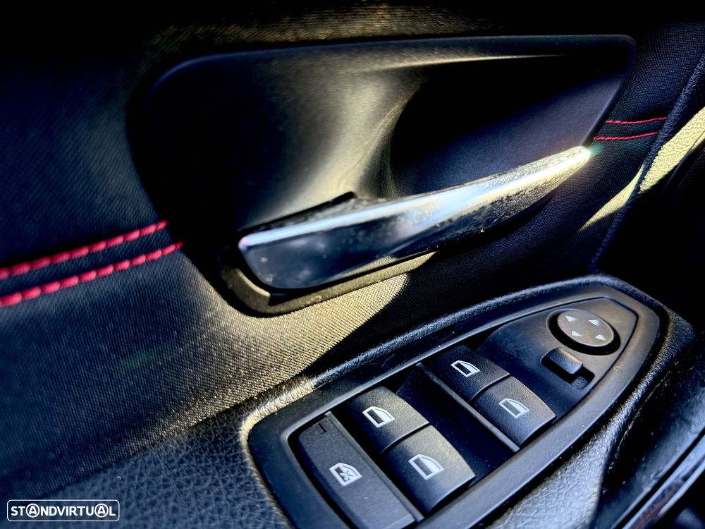 BMW 318 d Touring Line Sport - 31