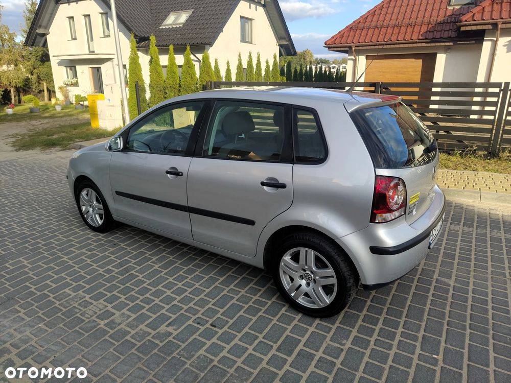 Volkswagen Polo 1.4 TDI Comfortline - 4