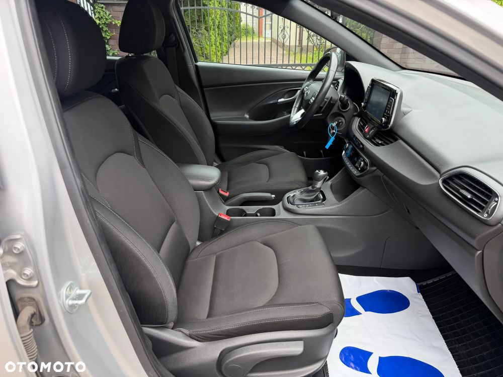 Hyundai i30 1.6 D Comfort DCT - 13