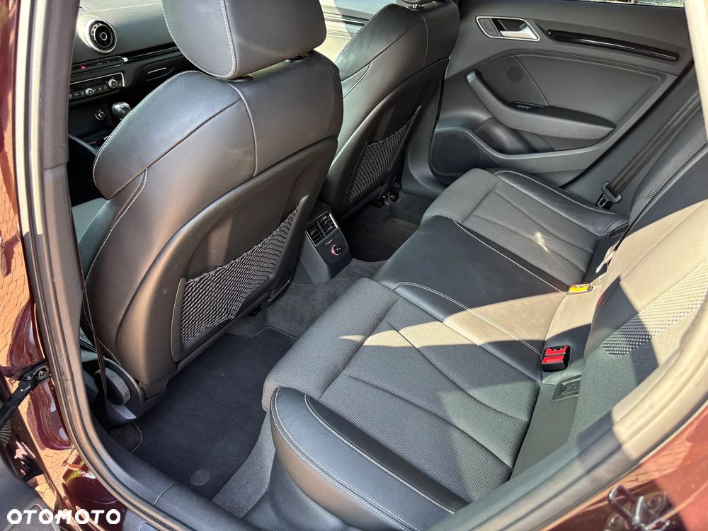 Audi A3 Sportback 2.0 TDI S line Sportpaket - 19