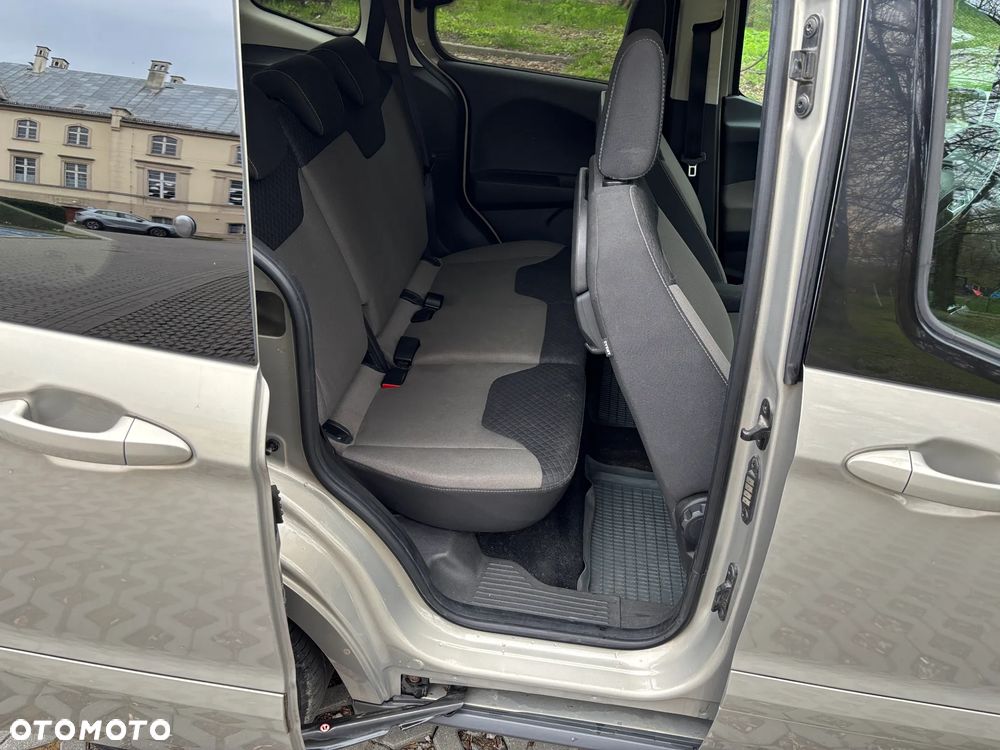 Ford Tourneo Courier 1.0 EcoBoost Titanium - 12