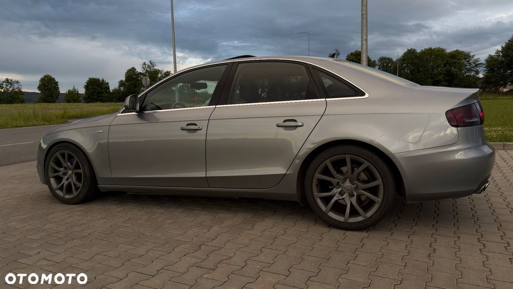 Audi A4 Limousine - 8