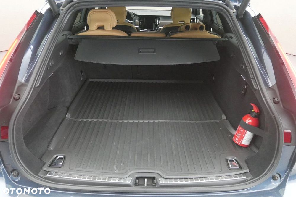 Volvo V90 B5 D AWD Ultimate Dark - 16