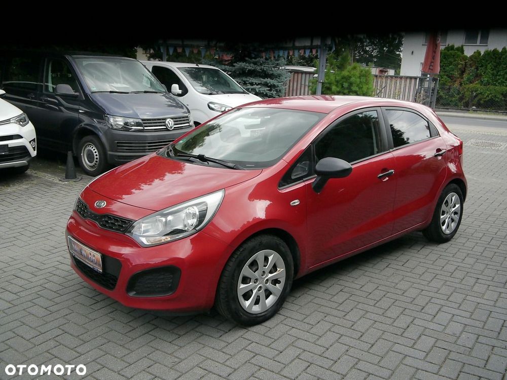 Kia Rio 1.4 L - 12