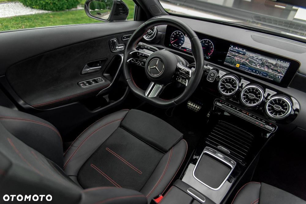 Mercedes-Benz Klasa A 220 4-Matic AMG Line 8G-DCT - 17