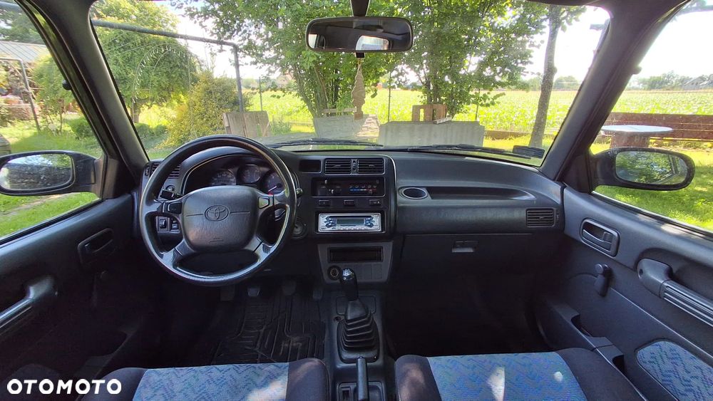 Toyota RAV4 2.0 - 16