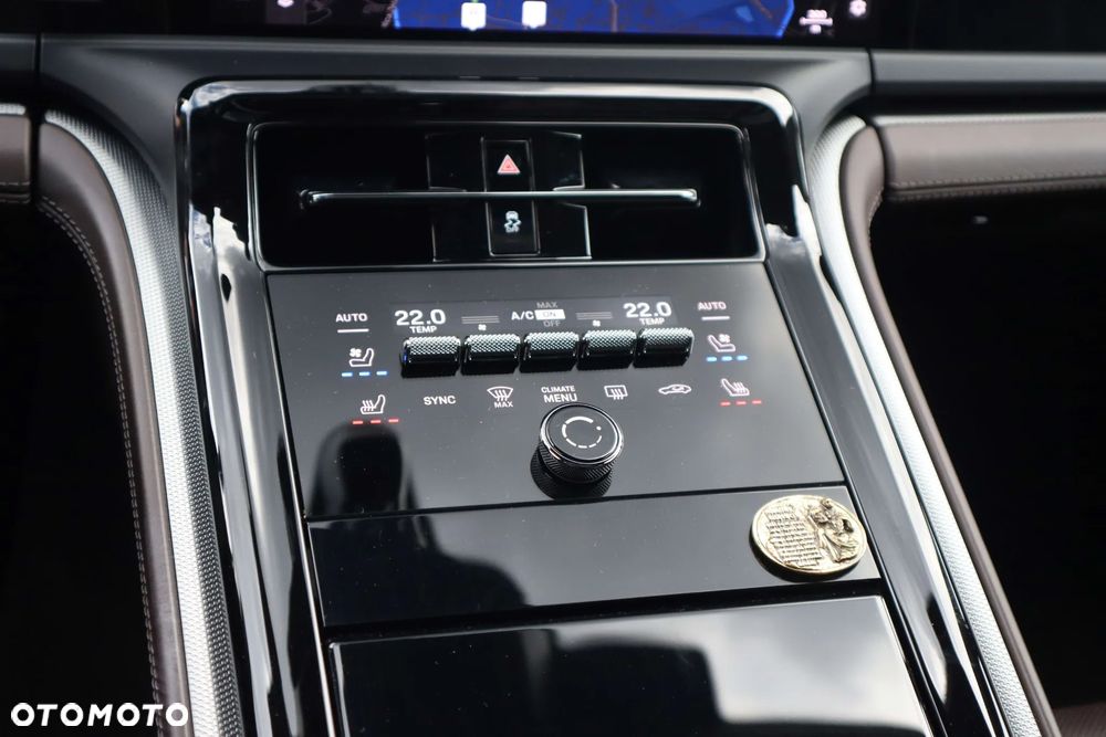 Porsche Panamera 4 E-Hybrid - 16