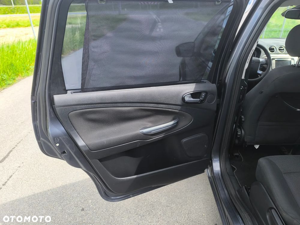 Ford S-Max 2.0 Titanium - 13