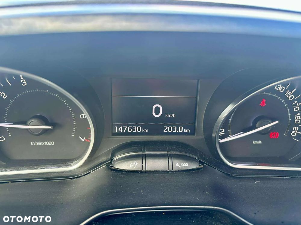 Peugeot 208 1.2 PureTech Allure - 12