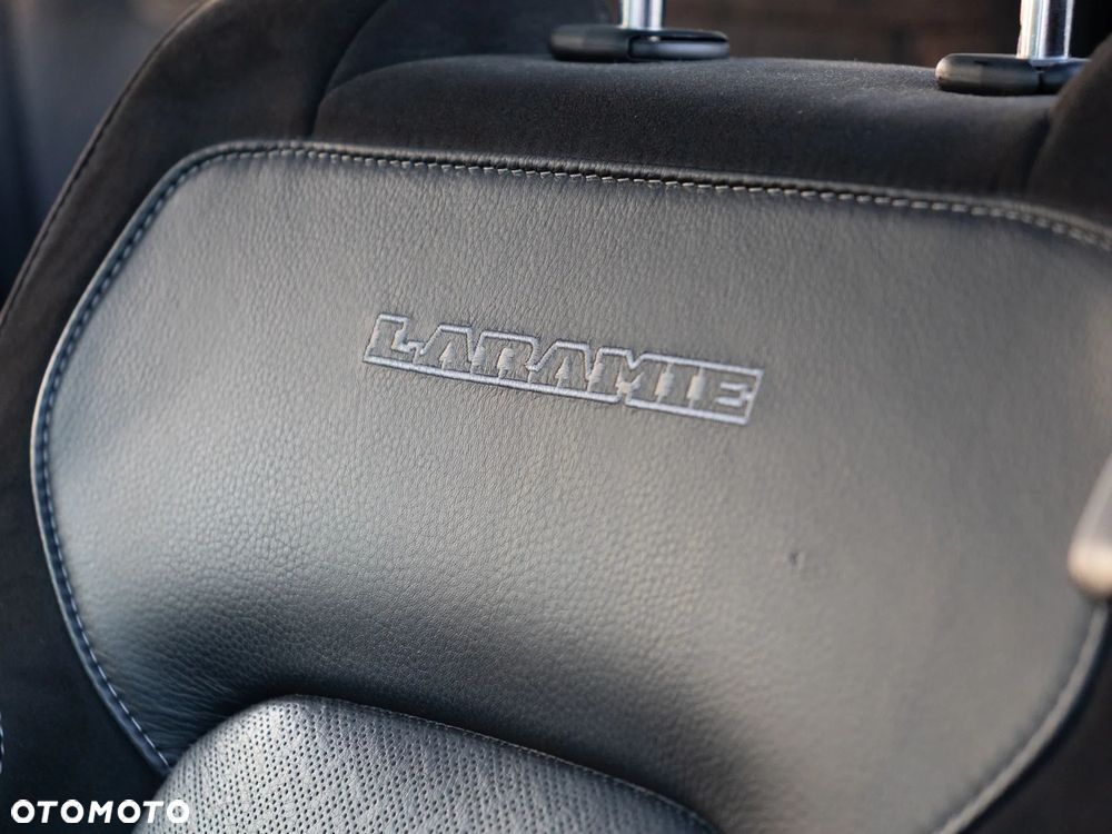 RAM 1500 5.7 Crew Cab Laramie - 31