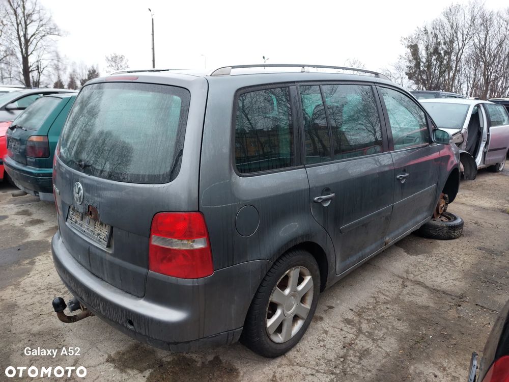 Zderzak VW TOURAN 2,0D 04R. maska,drzwi,lampy,klapa.... - 4
