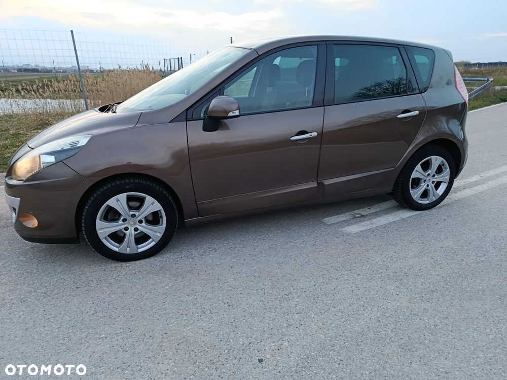 Renault Scenic 1.6 16V 110 Dynamique - 11