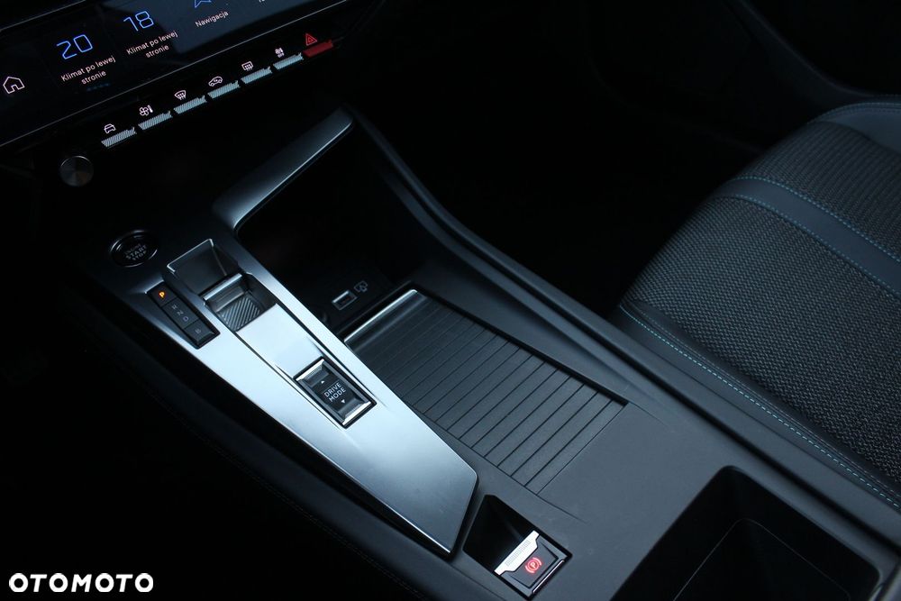 Peugeot 308 1.6 Hybrid PHEV Allure EAT8 - 15