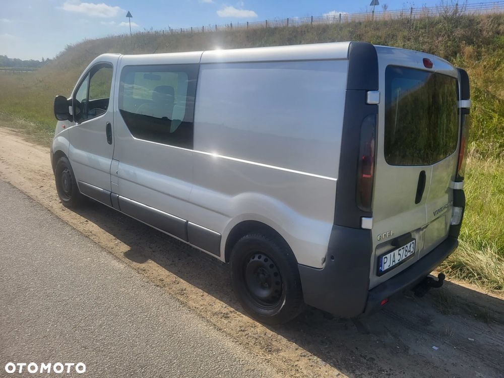 Opel Vivaro 2.5 CDTI L2H1 - 11
