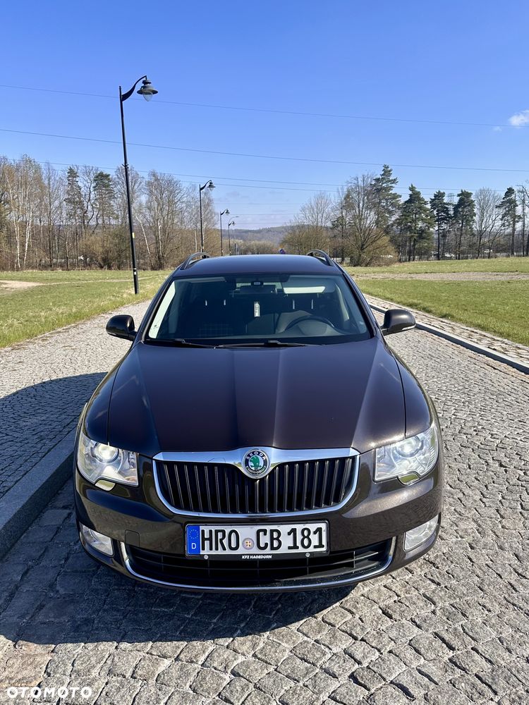 Skoda Superb 2.0 TDI DSG Exclusive - 10