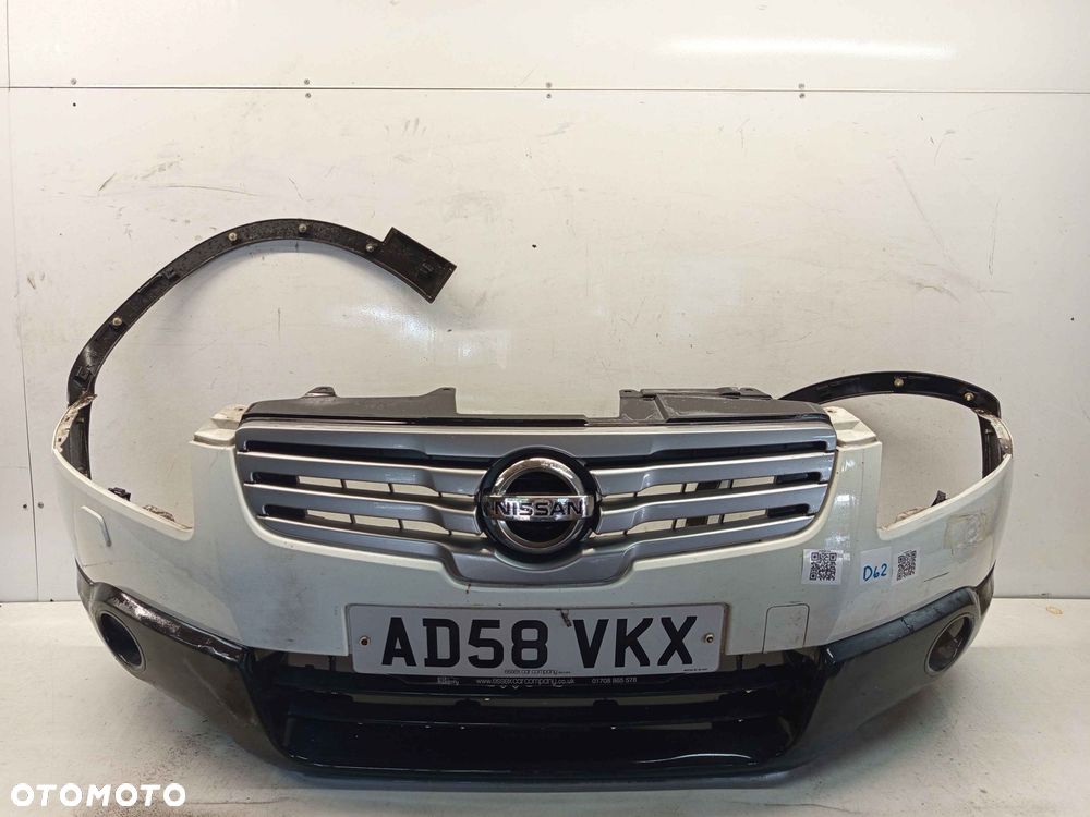 ^ ZDERZAK PRZÓD PRZEDNI NISSAN QASHQAI J10 326G BIAŁY LISTWY BŁOTNIKÓW SPRYSKIWACZE LAMP XENON HALOGENY