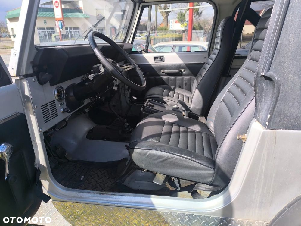Jeep CJ - 6