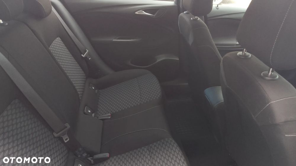 Opel Astra 1.2 T Edition S&S - 18
