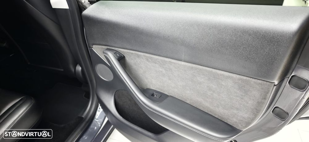 Tesla Model Y Long Range Tração Integral - 35