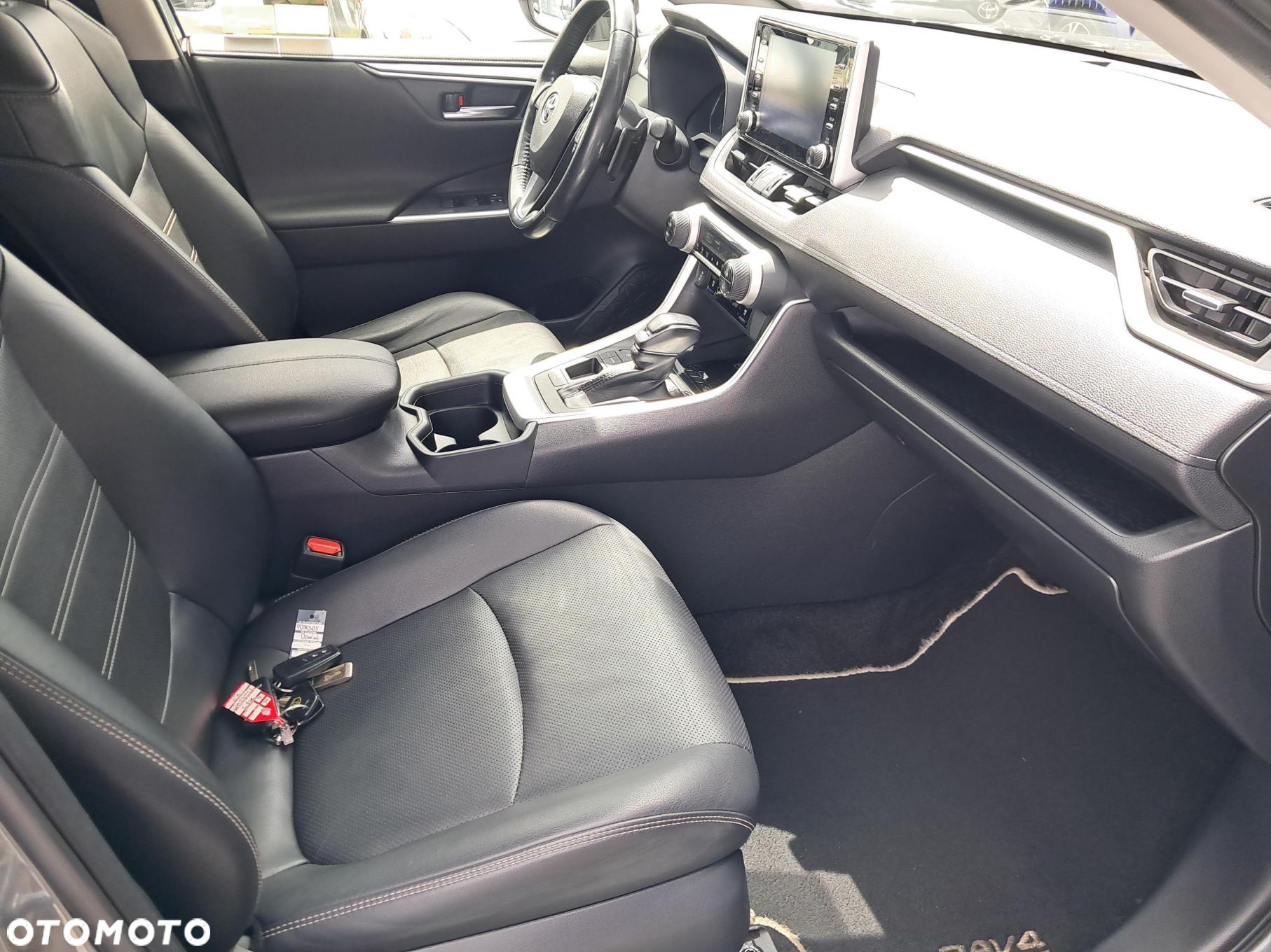 Toyota RAV4 - 24