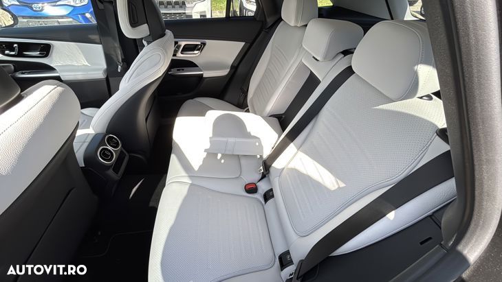 Mercedes-Benz GLC 300 e 4MATIC PHEV - 14