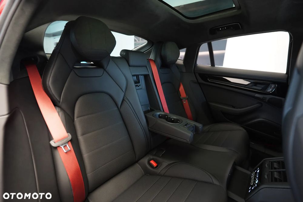 Porsche Panamera GTS - 12