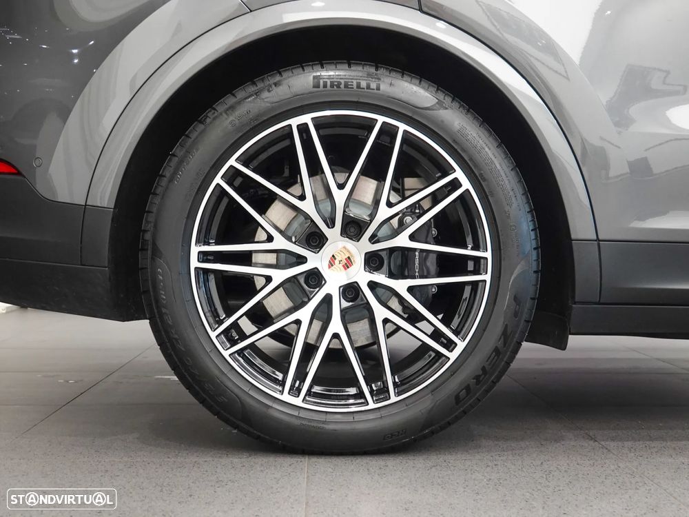 Porsche Cayenne - 12
