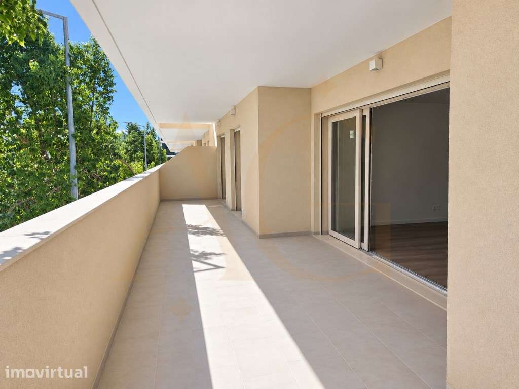 Apartamento T2 Moderno com piscina e Garagem em Cabanas de Tavira