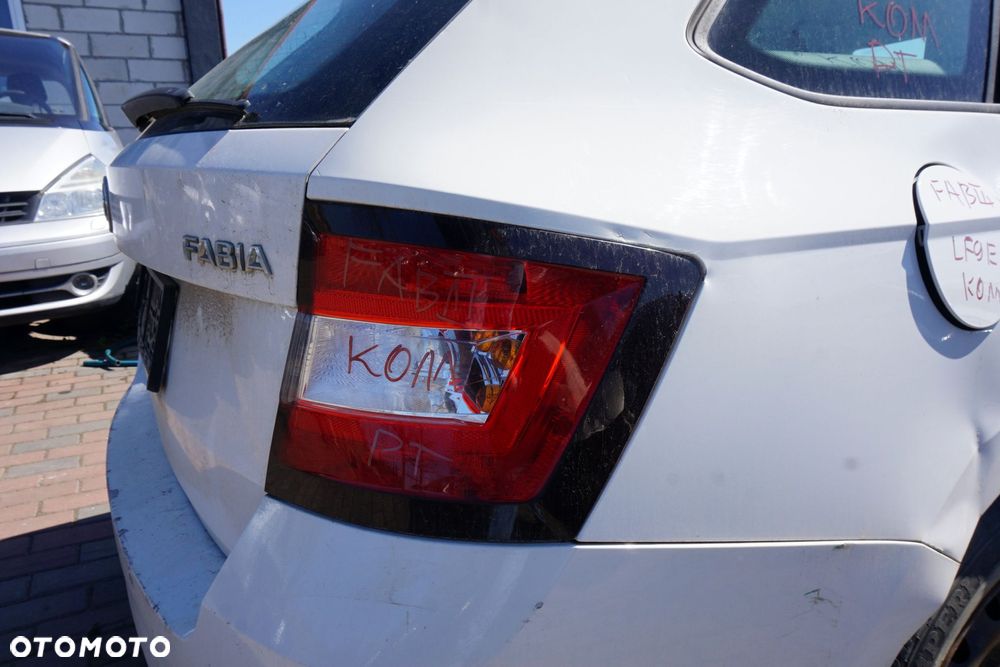 LAMPA TYLNA PRAWA FABIA III NJ3 KOMBI 6V9945112 SKODA 2014-2018 - 1