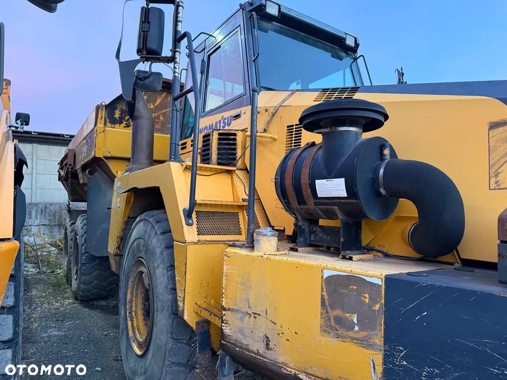 Komatsu HM300-2 - 3