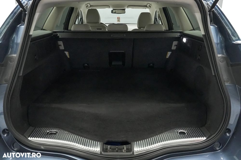 Ford Mondeo 2.0 HEV Titanium - 26