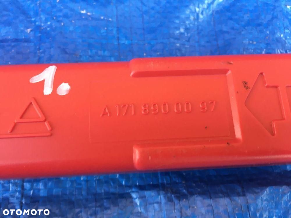 Mercedes GLA W212 Trójkąt Ostrzegawczy A1718900097 - 2