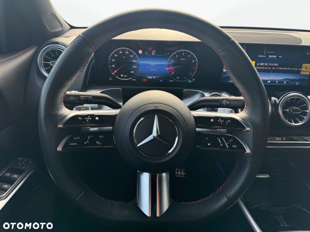Mercedes-Benz GLB - 14
