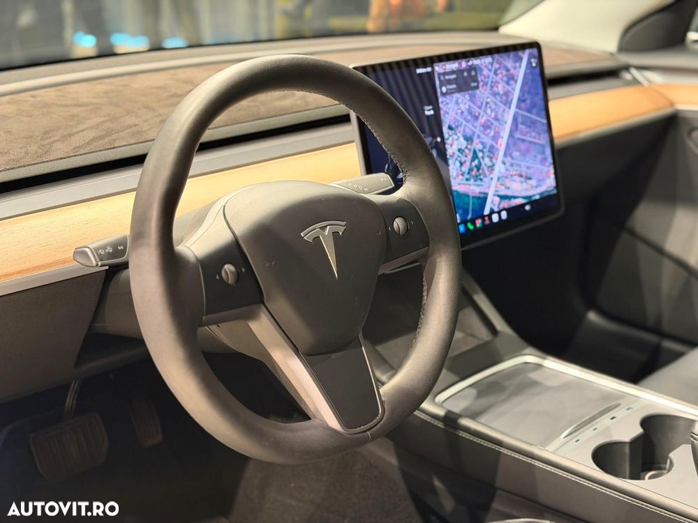 Tesla Model 3 - 28
