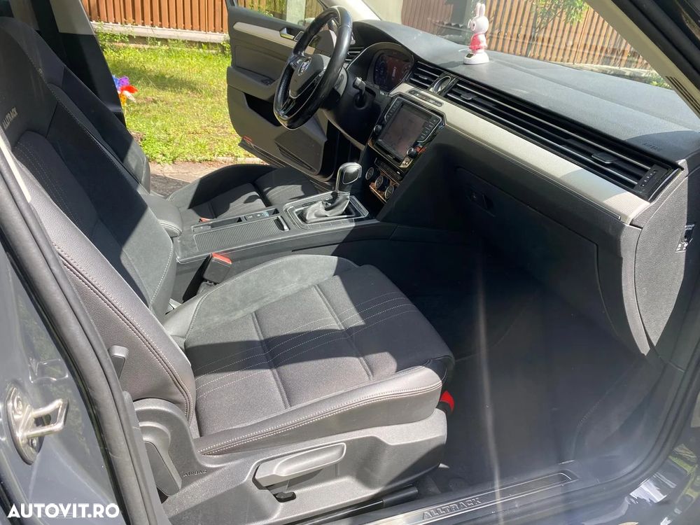 Volkswagen Passat Variant 2.0 TDI DSG 4Motion Highline - 8
