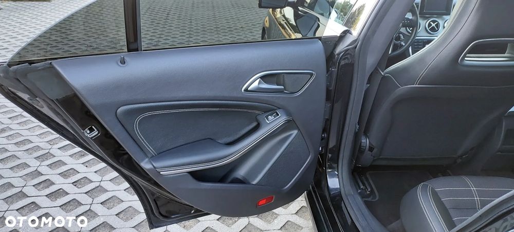 Mercedes-Benz CLA - 38