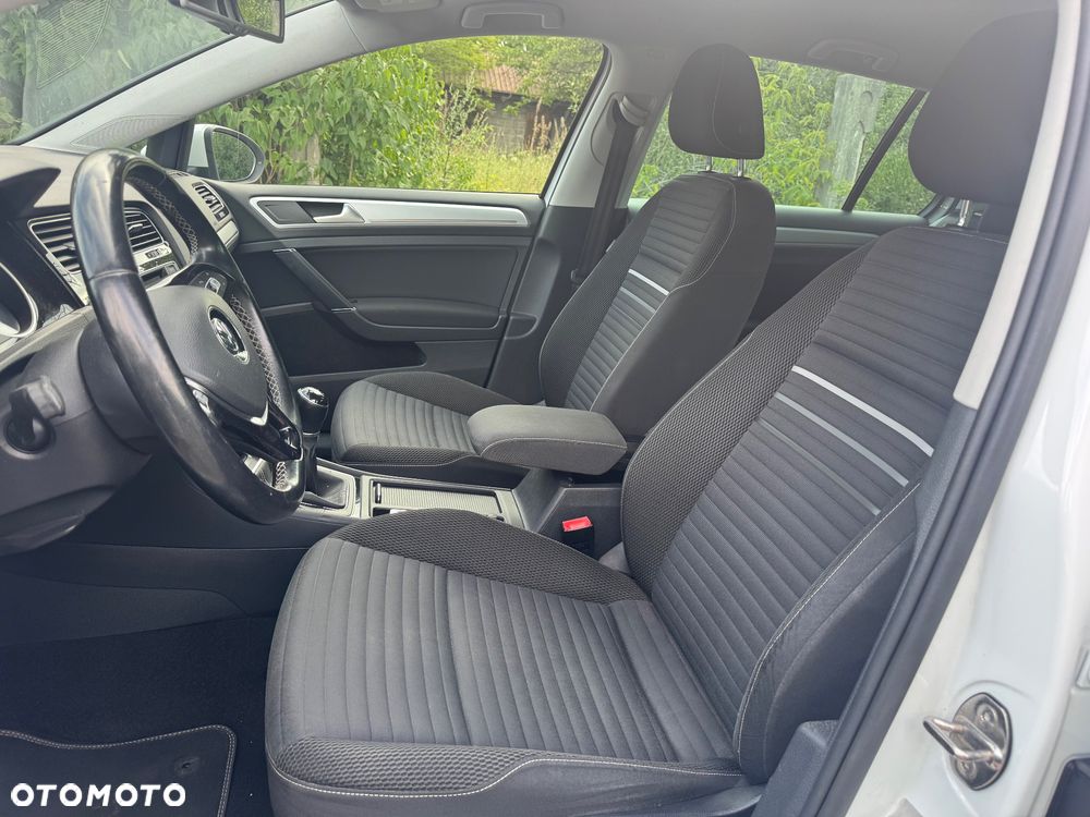 Volkswagen Golf 1.2 TSI BMT Trendline Perfectline - 17