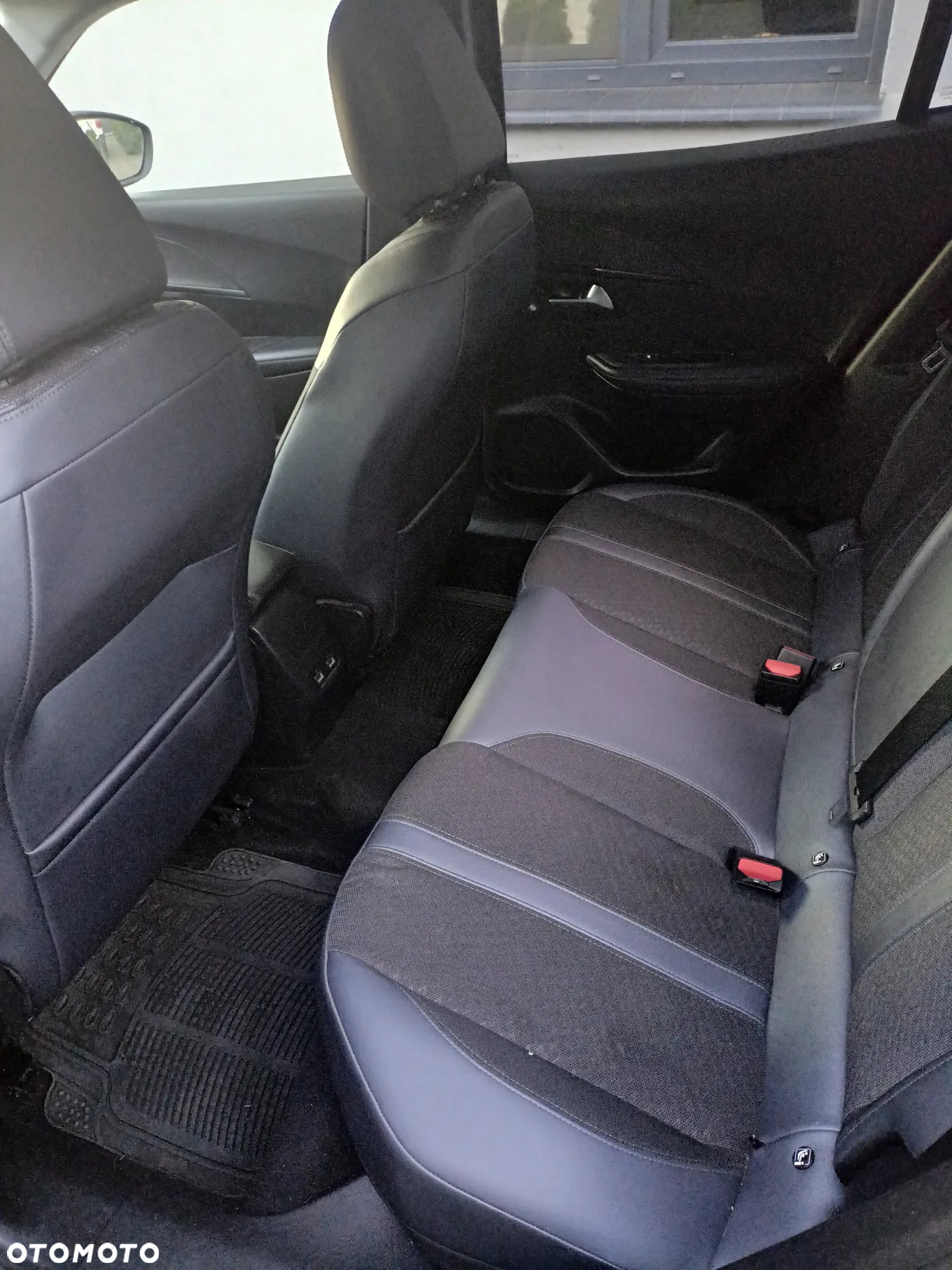 Peugeot 2008 - 9