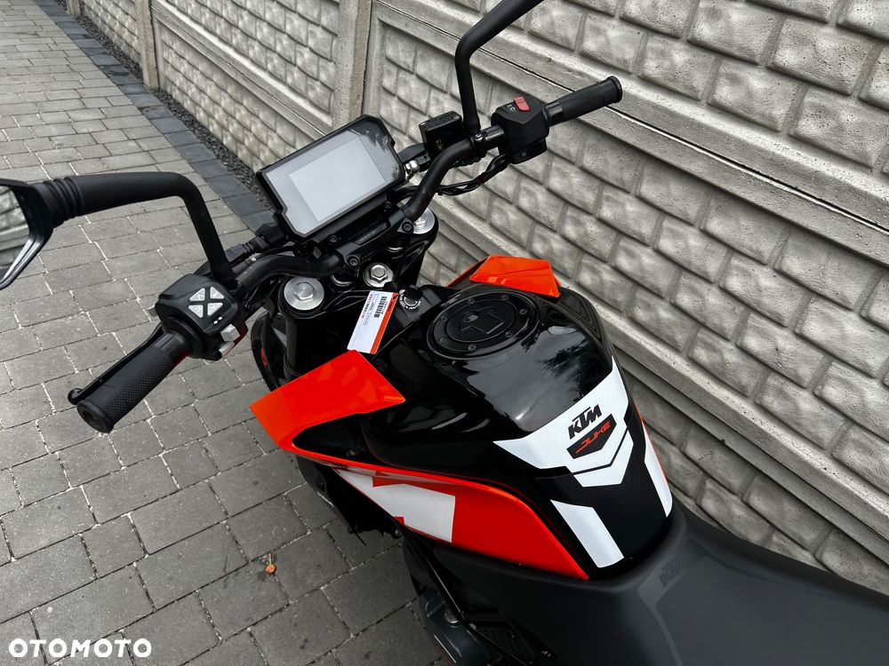 KTM Duke 125 - 25