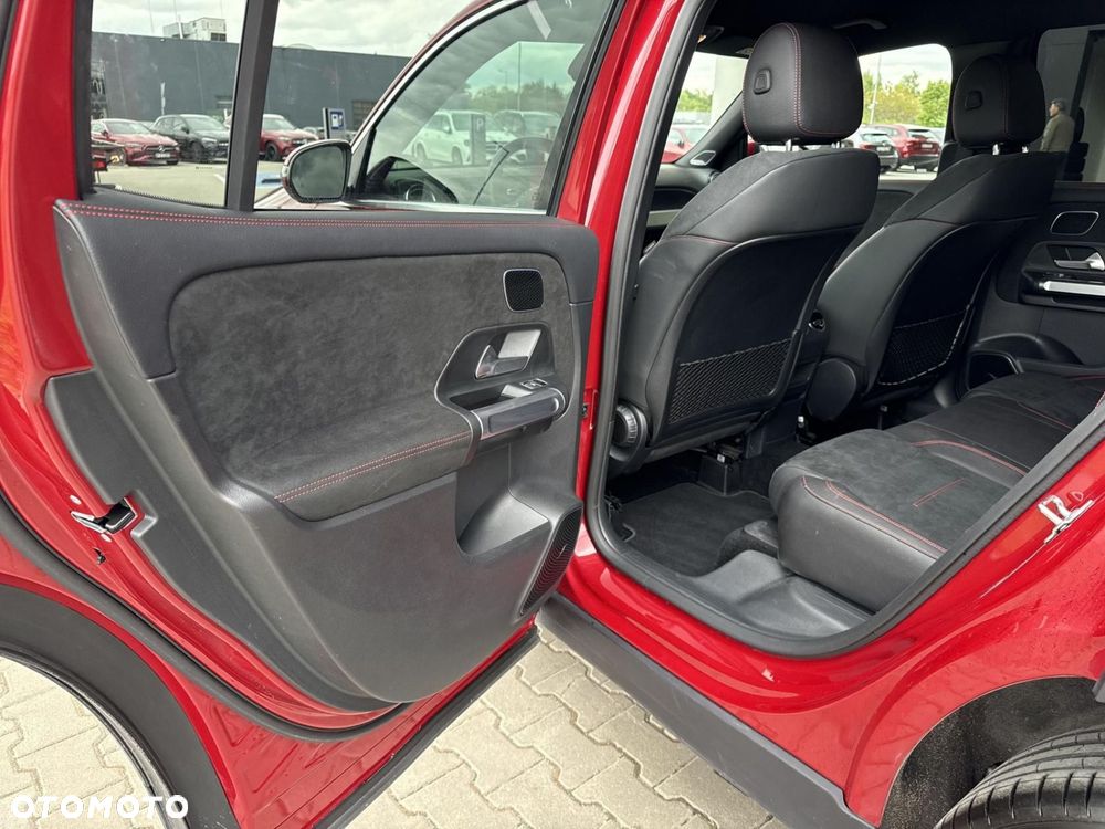 Mercedes-Benz GLB - 15