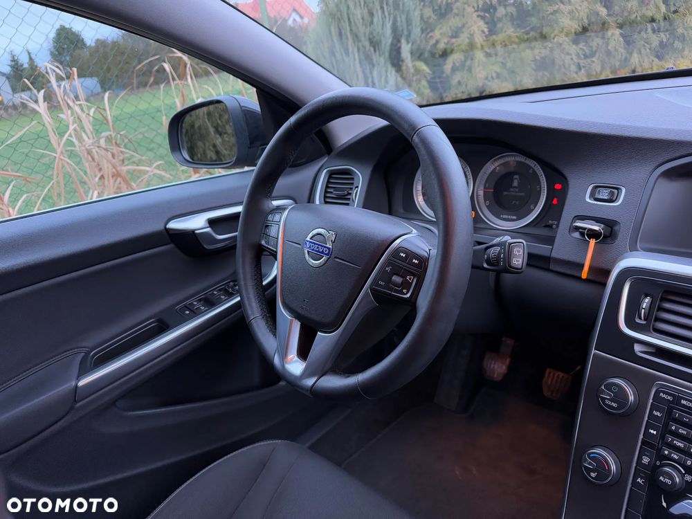 Volvo V60 D4 Momentum - 6