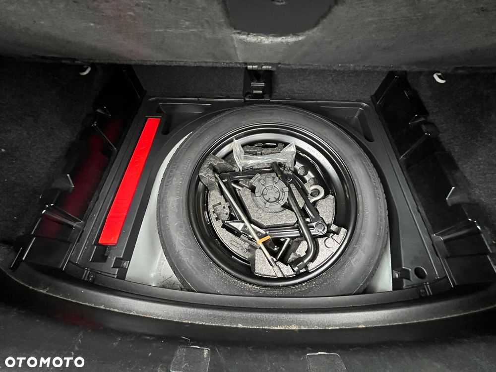 Volvo V40 Cross Country T3 Drive-E Kinetic - 13